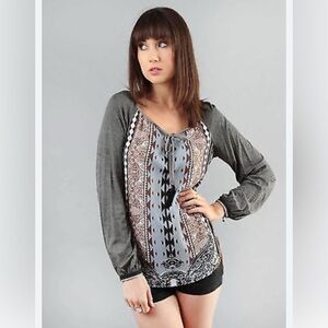 Wanderlujo Boho / Aztec Blouse